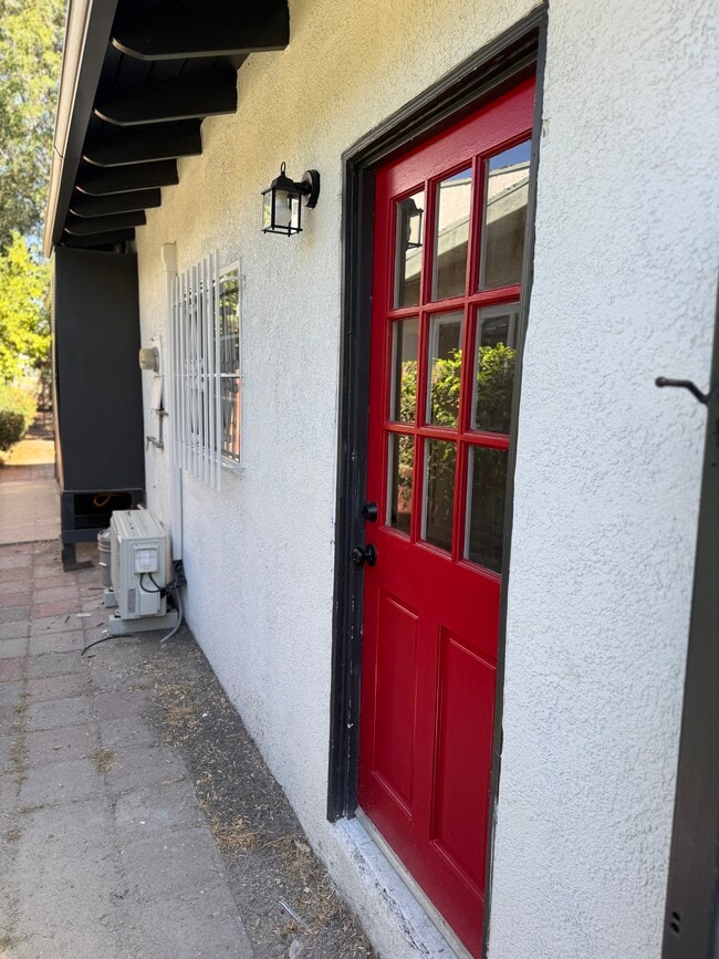 765 W Lexington Ave, Pomona, CA 91766