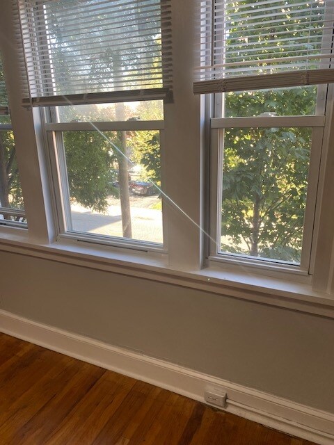 352 Laurel St, Hartford, CT 06105 - photo 5