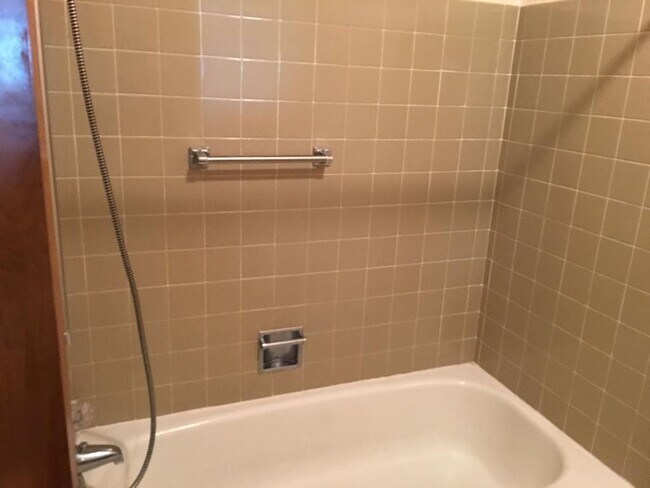 314 Church St unit 1, Audubon, IA 50025 - photo 6