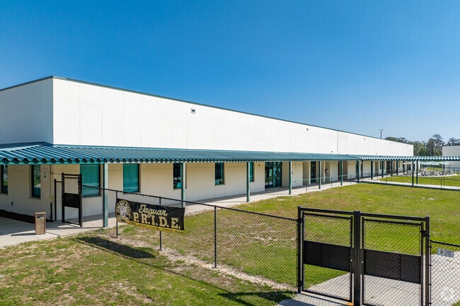 Jennings Middle School has an overall Niche score of C