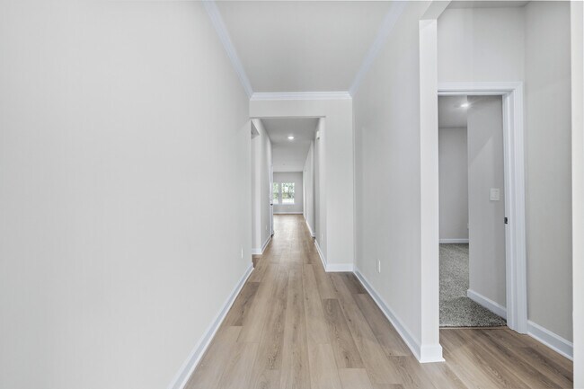 811 Burghley Cir, Greer, SC 29651 - photo 4