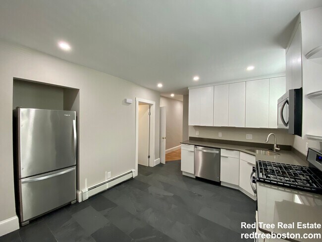 23 Elmer St unit 1, Cambridge, MA 02138 - photo 4