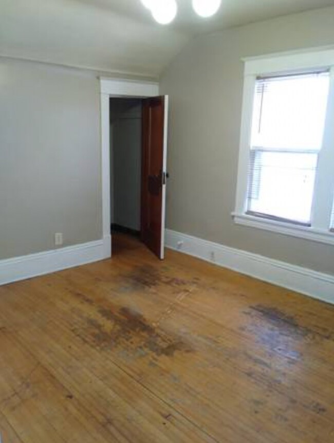 1386 Edmund Ave Unit 2, Saint Paul, MN 55104