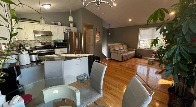 24 Manchester St unit 3BEDROOM IN A LOVELY, Fall River, MA 02721 - photo 3