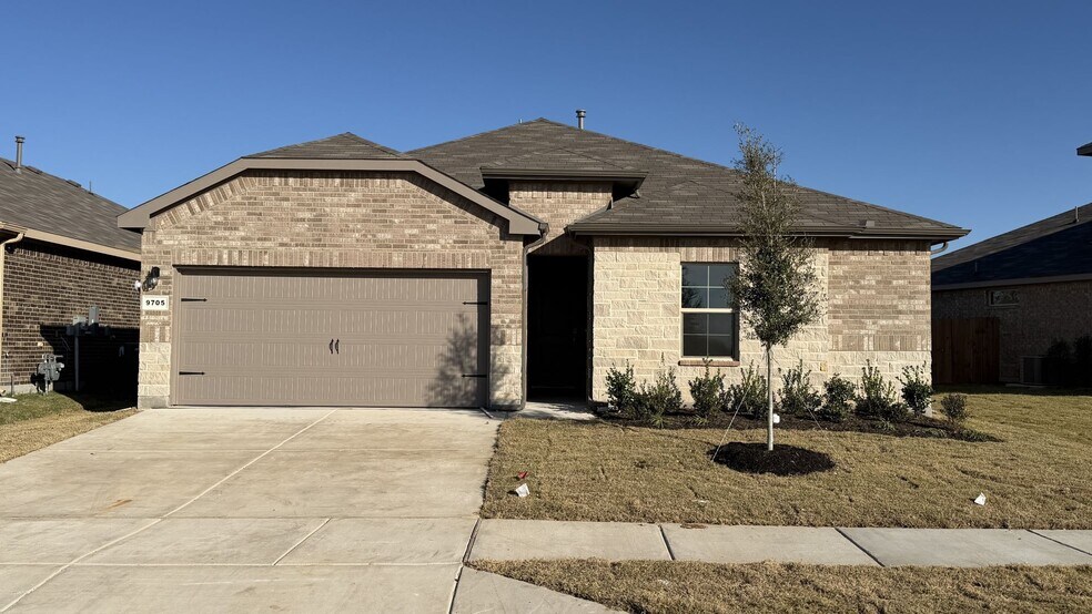 9705 Austin Hollow Rd, Crowley, TX 76036 - photo 1