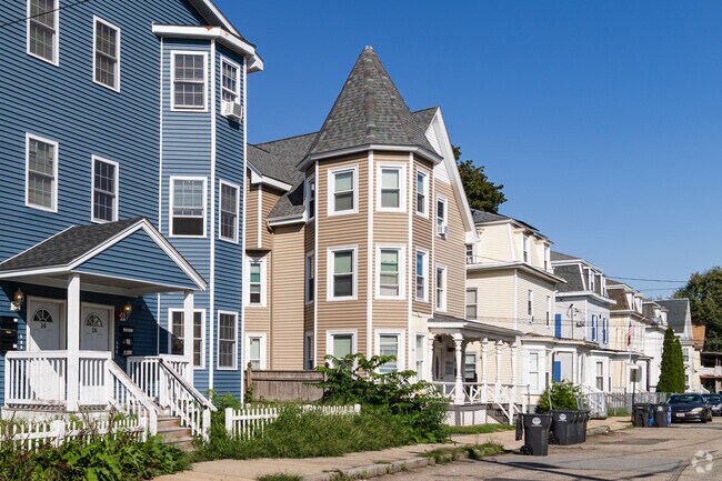 Various housing styles appear in Lower Avenues.