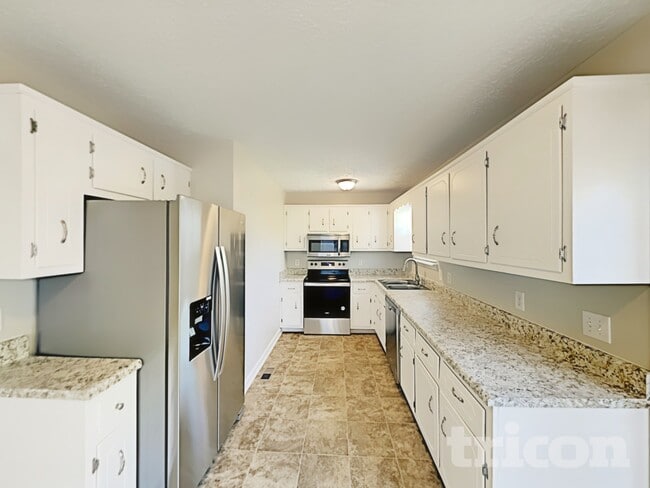 1013 Heather Dr, Goodlettsville, TN 37072 - photo 5