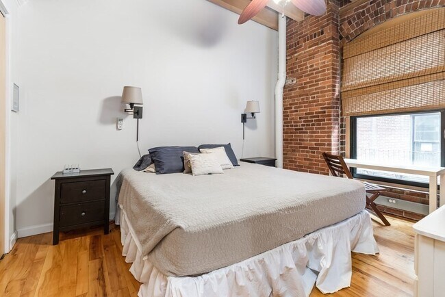 42 Beach St unit 3D, Boston, MA 02111 - photo 6