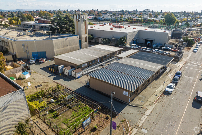 Alameda Science and Tech Institute is on the Alameda College campus and can take classes there.