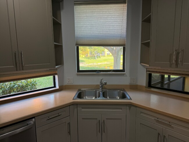 15751 Prentiss Pointe Cir unit 101, Fort Myers, FL 33908 - photo 6