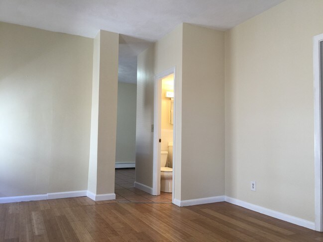 34 Pratt St unit 3, Allston, MA 02134 - photo 2