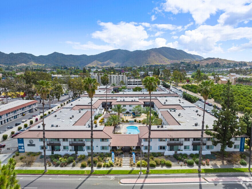 University Riverside Gardens 3996 Iowa Ave, Riverside, CA