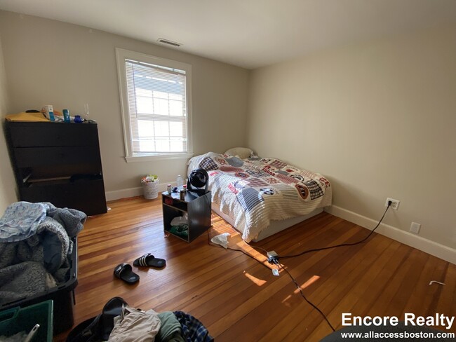 1860 Commonwealth Ave, Boston, MA 02135 - photo 4