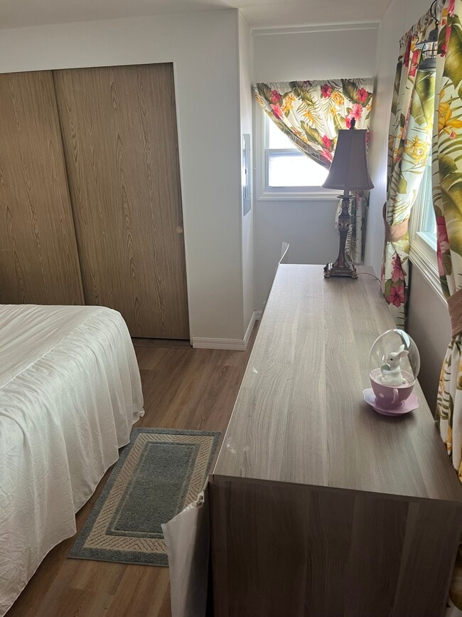 4841 92nd St N, St. Petersburg, FL 33708 - photo 3