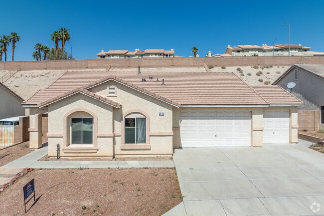 Single-family homes in Laughlin have a median price of $375,000.