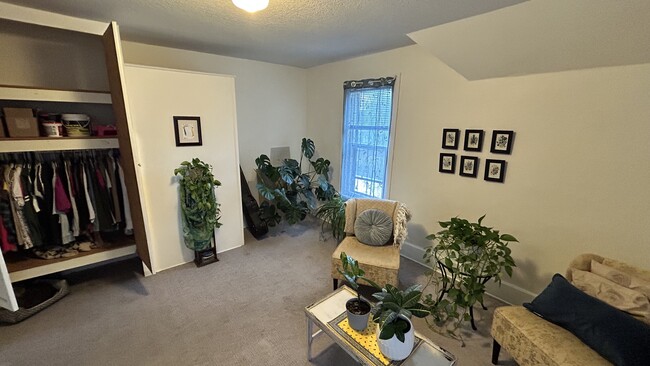 SW Bedroom/Living room