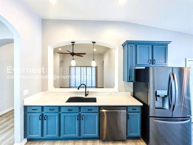 6741 Boulder Run Loop, Wesley Chapel, FL 33545 - photo 2