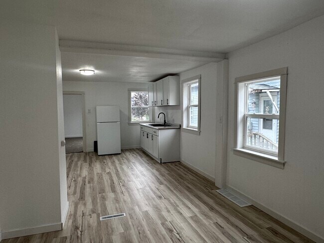 1016 4th Ave unit Lower, Antigo, WI 54409 - photo 6