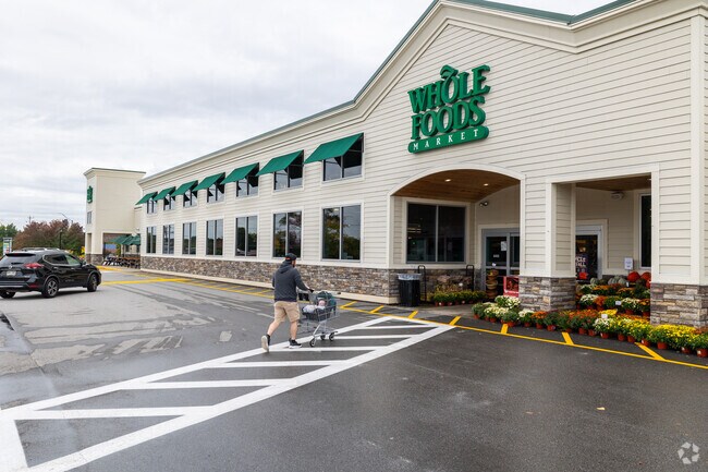 Whole Foods in Nashua provides a wide selection of organic & fresh produce & gourmet groceries.
