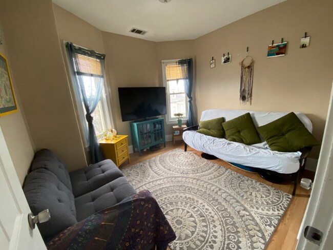 32 Termine Ave unit 3, Jamaica Plain, MA 02130 - photo 3