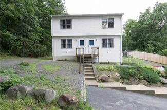 3 Ora Murphy Ct Unit 3 Ora Murphy Ct. Right, Cumberland, RI 02864
