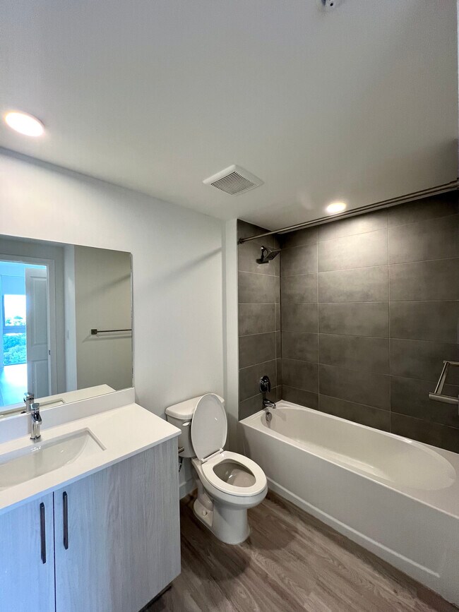 1420 NW 33rd St unit B3, Miami, FL 33142 - photo 5