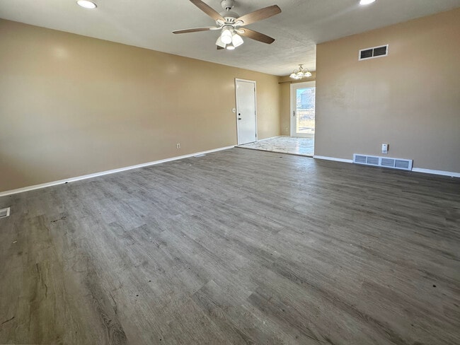 1119 N Atherton Rd, Independence, MO 64056 - photo 4