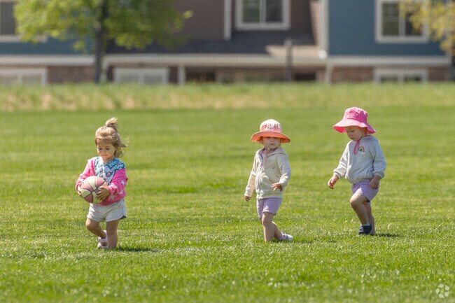 Located near Cherrywood Park, Trail Winds Park features a vast green space where kids can run, play, and enjoy the outdoors, adding to Cherrywood Park’s family-friendly appeal.