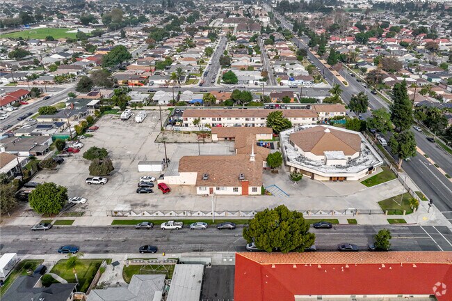 Aerial view of the front of Pioneer Baptist School in Downey