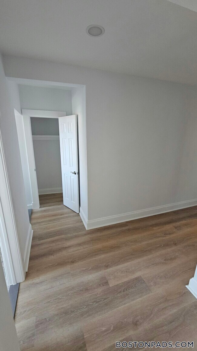 110 Brainerd Rd unit 6, Allston, MA 02134 - photo 6