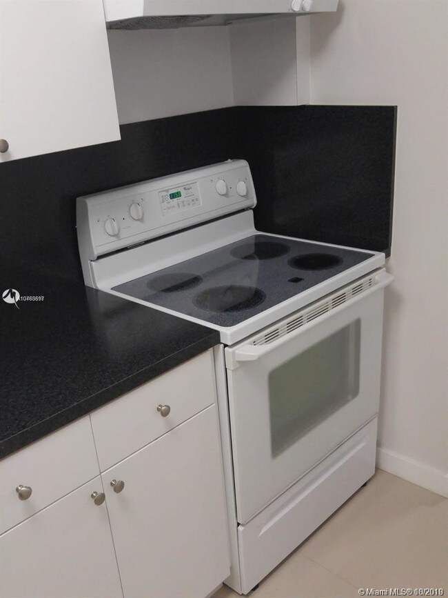 1720 NW N River Dr unit 406, Miami, FL 33125 - photo 4