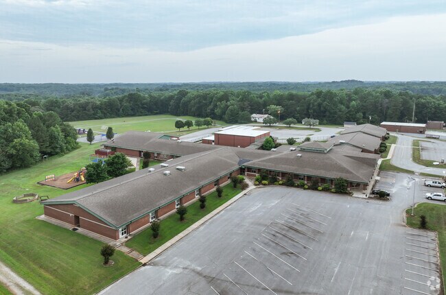 The student population of Sherrills Ford Elementary is 493 and the school serves K-6.