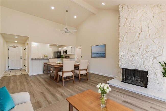 25700 University Ct unit 323, Hayward, CA 94542 - photo 2