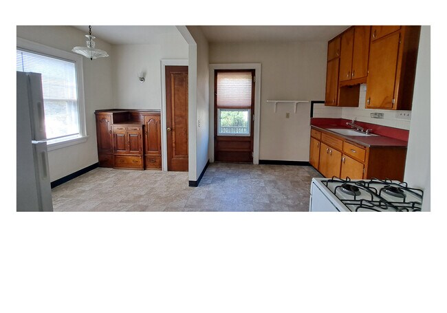 Kitchen/ Dining
