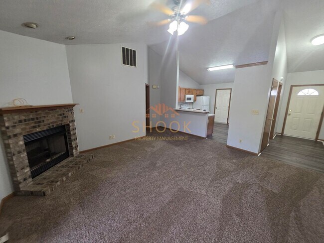 2221 Bridgewater Cir unit 2221 Bridgewater Cir, Lafayette, IN 47909 - photo 4