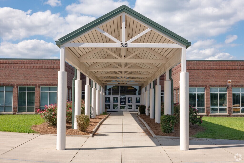 Sammy Mcclure Sr. Middle School, Rankings & Reviews