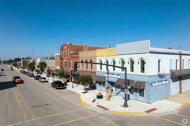 There are lots of shopping and dinning options in downtown Osage.