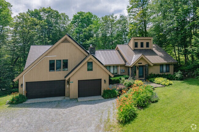Among the various styles of homes in Killington, modern architecture is very popular throughout the community.