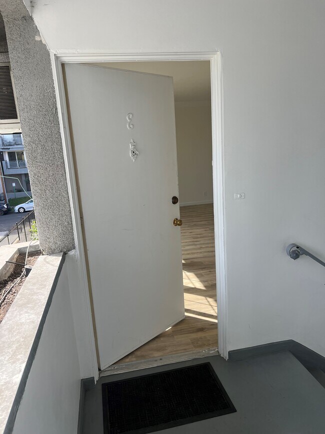 12233 Vanowen St Unit D, North Hollywood, CA 91605