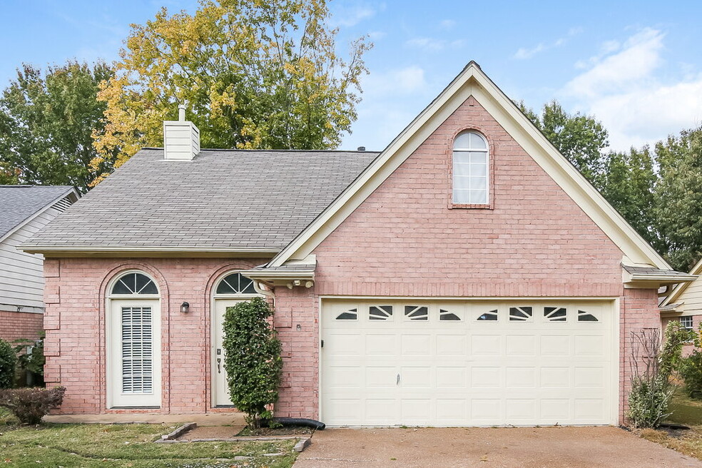 2219 Lake Hill Ct, Cordova, TN 38016 - photo 1