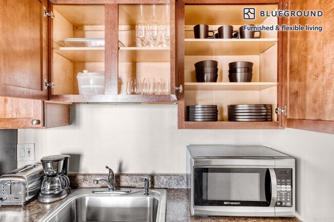 801 15th St S unit FL6-ID427, Arlington, VA 22202 - photo 7