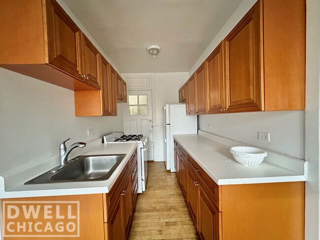 6526 N Lakewood Ave unit 1, Chicago, IL 60626 - photo 6