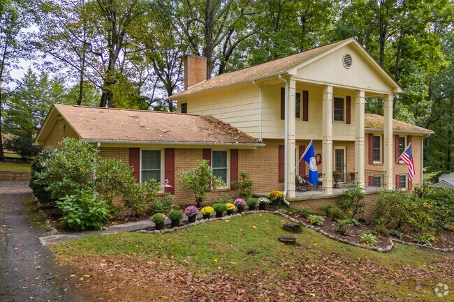 Homes in Northside Park are known for their beautiful landscaping and well-maintained homes.