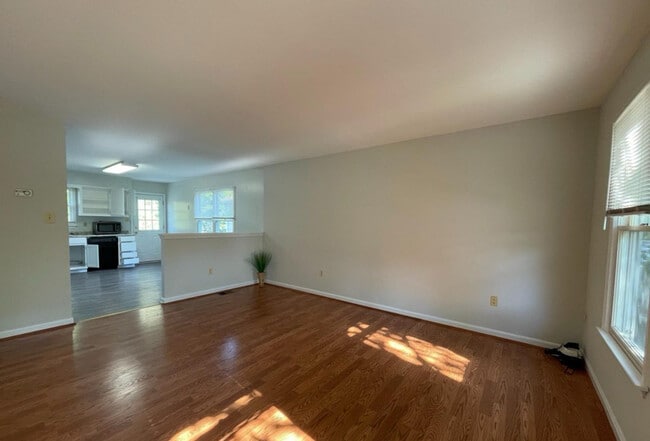 8729 36th Ave, College Park, MD 20740 - photo 3