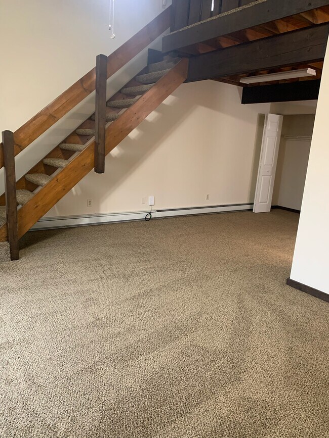 1430 Maplecrest Dr, Youngstown, OH 44515 - photo 4