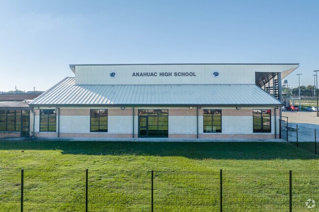 Anahuac High School offers classes for grades 9-12 in Anahuac and nearby areas.