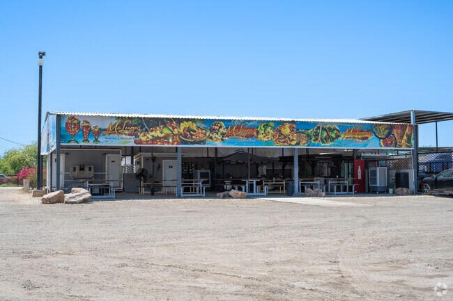 Residents enjoy traditional dishes at Ma Lupe’s Food Truck, a staple of Heber’s dining scene.