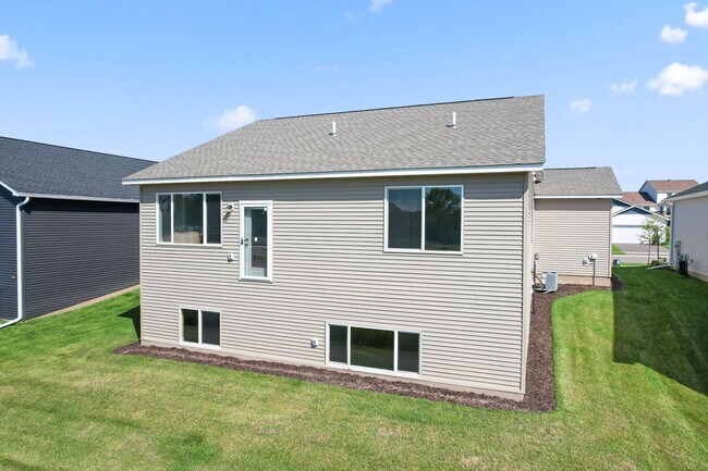 1214 Compton Ave, River Falls, WI 54022 - photo 7