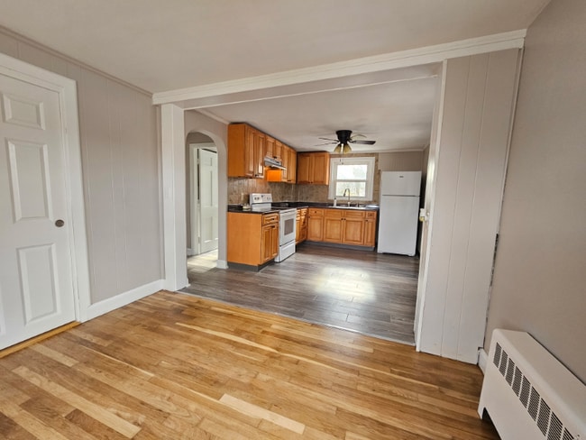 1162 Main Ave, Warwick, RI 02886 - photo 4