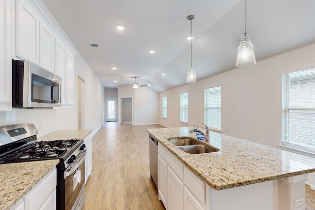 8024 Butterfield Dr unit 37163107, San Antonio, TX 78227 - photo 7